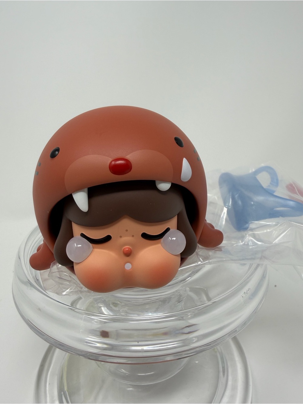 CRYBABY THE WALRUS Popmart CRY ME AN OCEAN Series Vinyl Figure - Picture 2 of 4